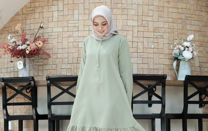 Baju Sage Green Cocok dengan Jilbab Warna Apa